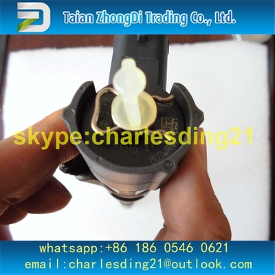 Inyector común original y nuevo 0445110273 de Bosch del carril de combustible para IVECO, FIAT 504088755, NUEVA HOLANDA 504377671 proveedor