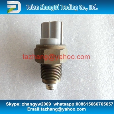 Sensor 499000-4441 del empuje de presión del interruptor de presión de DENSO para KOMATSU 1-80220012-0 proveedor