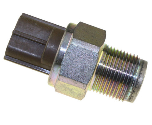 Sensor común 499000-6130 de la presión del carril de DENSO para Toyota proveedor